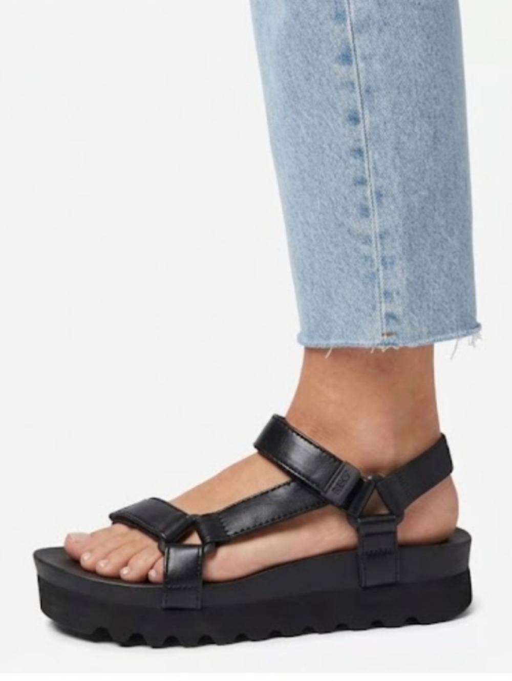 NEW! Reef Cushion Rem Hi Platform Sandals Sz 7.5 NWT